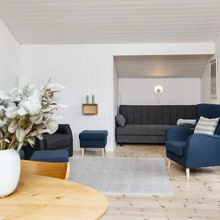 Two-bedroom Holiday In 3 *