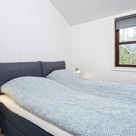 Two-bedroom Holiday In 3