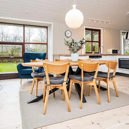 Two-bedroom Holiday In 3 *