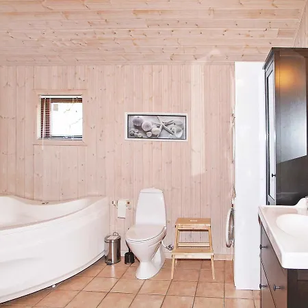 Two-bedroom Holiday In 3 * Hemmet